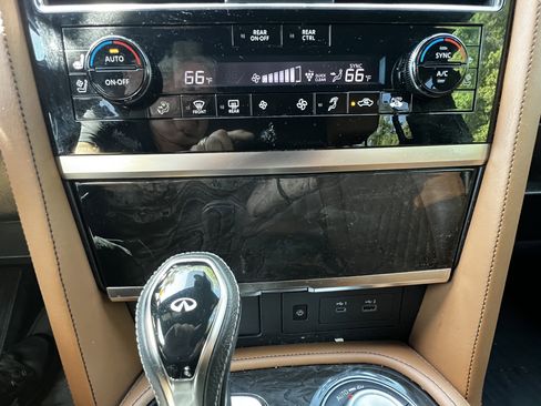 Used 2024 INFINITI QX80 Sensory image 27