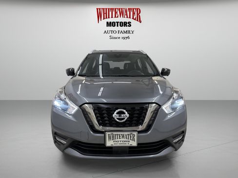 Used 2020 Nissan Kicks SR w/ SR Premium Package FWD image 6