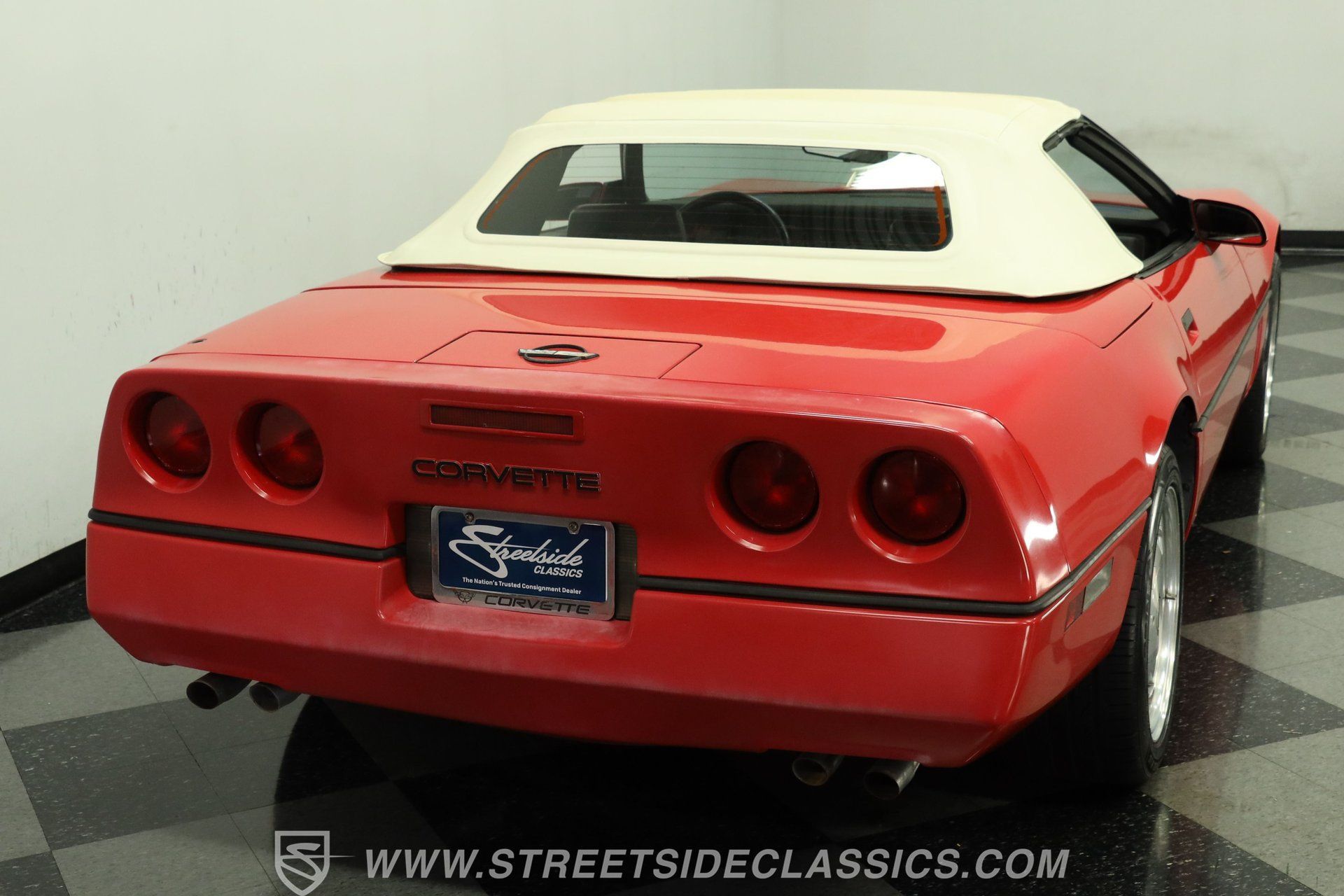 Used 1988 Chevrolet Corvette Convertible RWD image 10