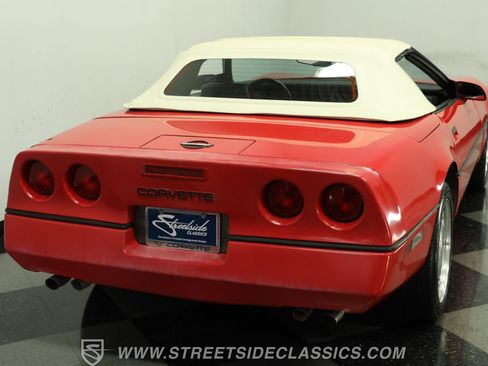 Used 1988 Chevrolet Corvette Convertible RWD image 10