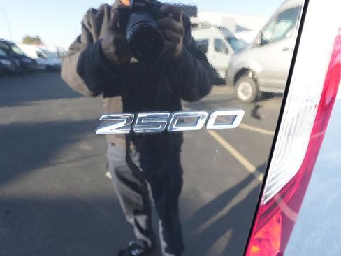 Used 2023 Mercedes-Benz Sprinter 2500 image 18