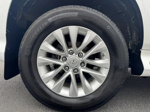 Used 2014 Lexus GX 460 w/ Premium Package AWD/4WD image 17