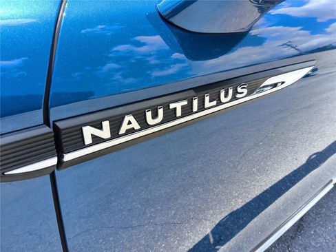 Used 2020 Lincoln Nautilus FWD image 10