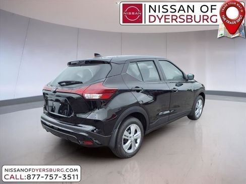 Used 2025 Nissan Kicks Play S image 5