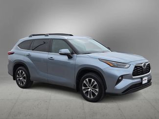 Certified 2024 Toyota Highlander XLE FWD video 2