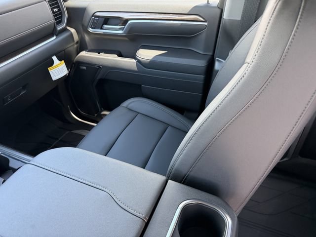 New 2026 Chevrolet Silverado 1500 RST w/ Redline Edition AWD/4WD image 17