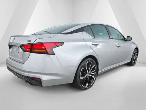 Used 2024 Nissan Altima 2.5 SR FWD image 4