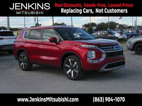 New 2026 Mitsubishi Outlander SE image 1