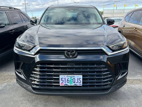 Certified 2025 Toyota Grand Highlander AWD image 3