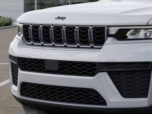 New 2026 Jeep Grand Cherokee Altitude AWD/4WD image 11