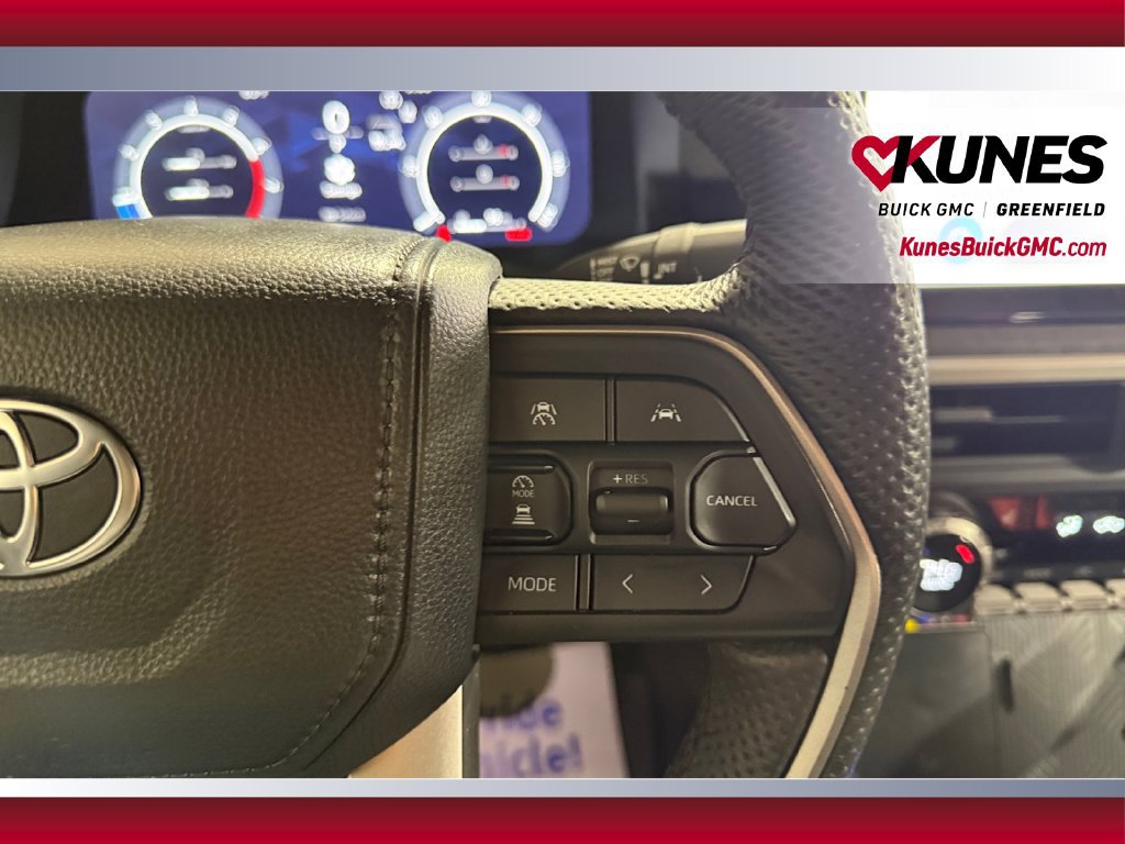 Used 2024 Toyota Tacoma Limited w/ Limited Package (LT) AWD/4WD image 18