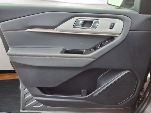 New 2026 Ford Explorer Active image 15