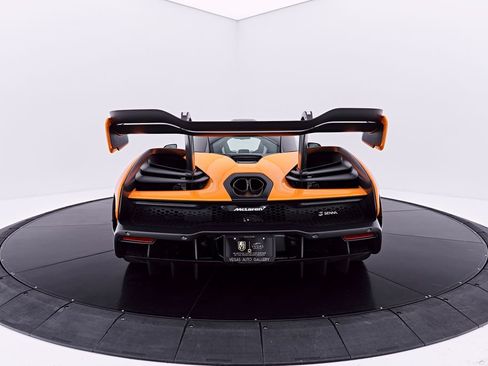 Used 2019 McLaren Senna RWD image 13