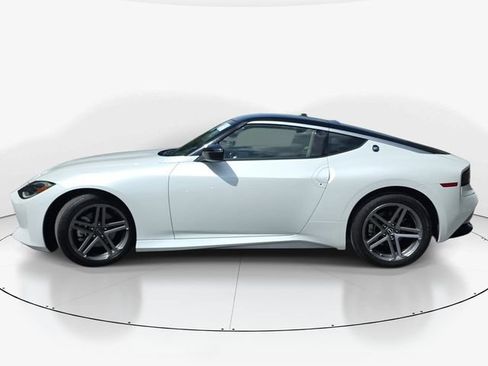 Used 2024 Nissan Z Sport w/ Floor Mat Package RWD image 9