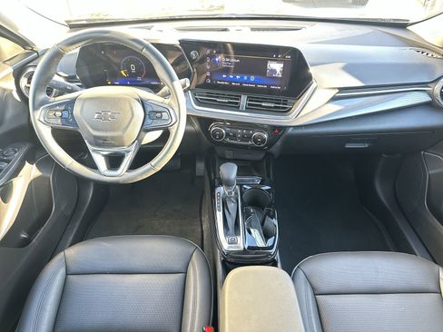 Certified 2025 Chevrolet Trax ACTIV w/ Sunroof Package image 18