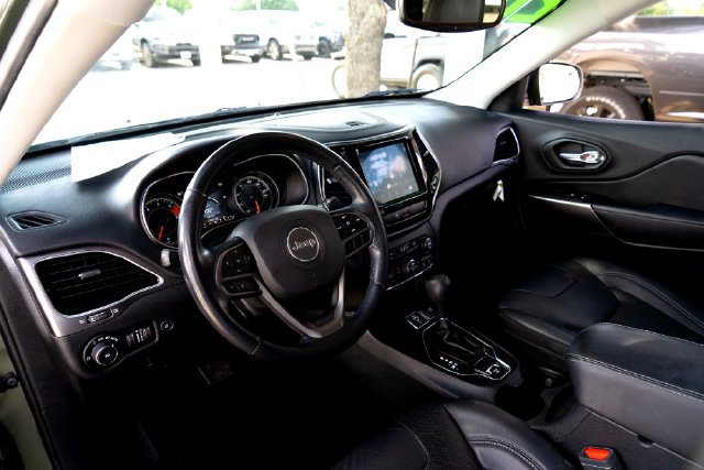 Used 2020 Jeep Cherokee Limited w/ Luxury Group FWD image 7