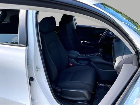 Certified 2025 Honda HR-V LX image 19
