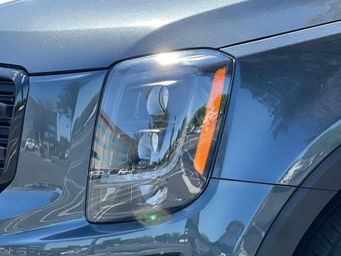 Used 2022 Kia Telluride SX w/ SX Prestige Package image 55