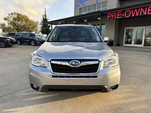 Used 2016 Subaru Forester 2.5i Touring w/ Eyesight & Navigation System image 3
