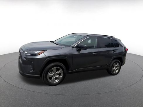 Used 2025 Toyota RAV4 LE AWD/4WD image 8