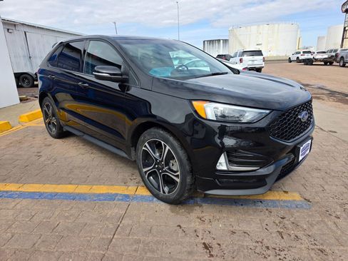 Used 2019 Ford Edge ST w/ Convenience Package AWD/4WD image 3