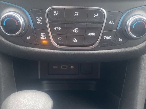 Certified 2023 Chevrolet Equinox RS image 32