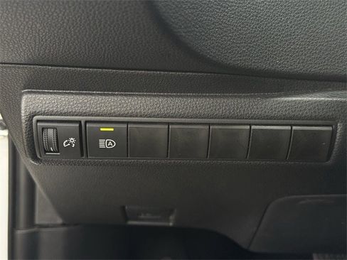 Used 2025 Toyota Corolla LE image 23