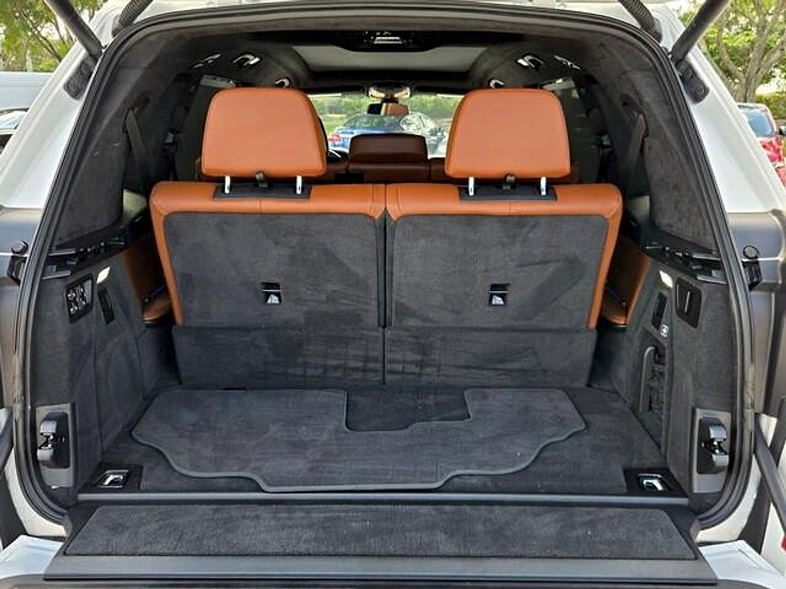 Used 2022 BMW X7 M50i w/ Cold Weather Package AWD/4WD image 13