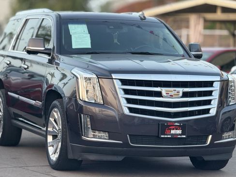 Used 2015 Cadillac Escalade Premium image 4