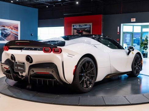 Used 2025 Ferrari SF90 Spider image 43