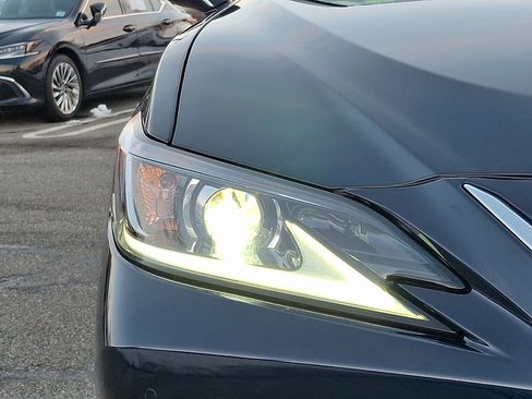 Certified 2019 Lexus ES 350 image 10