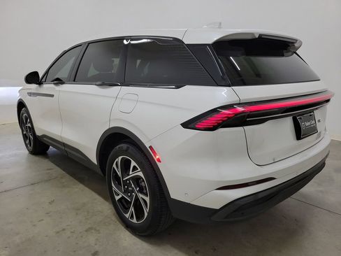 Used 2024 Lincoln Nautilus Premier w/ Jet Appearance Package image 7