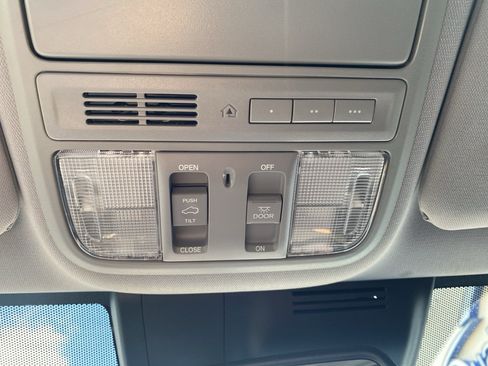 Used 2017 Honda CR-V EX-L image 16