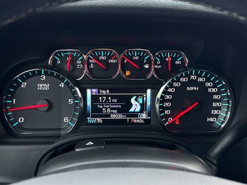 Used 2020 Chevrolet Tahoe LT w/ Luxury Package AWD/4WD image 32