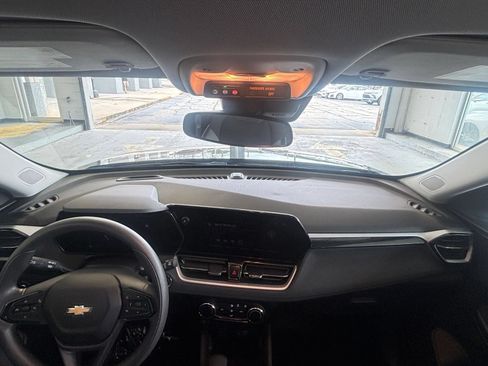 Used 2025 Chevrolet TrailBlazer LT FWD image 32