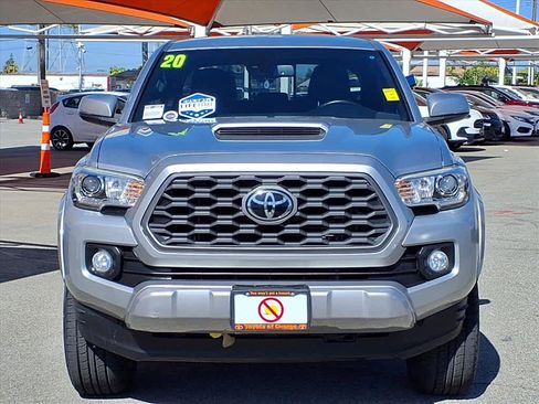 Used 2020 Toyota Tacoma TRD Sport image 2