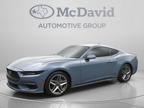 Used 2025 Ford Mustang Coupe RWD image 1