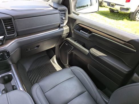 Used 2023 Chevrolet Silverado 1500 RST AWD/4WD image 17