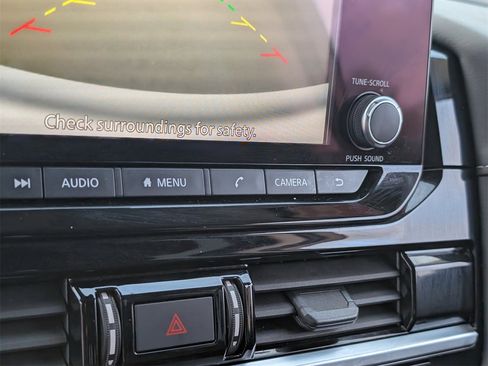 Certified 2024 Nissan Pathfinder SV image 16