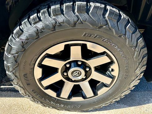 Used 2018 Toyota 4Runner 4WD image 36