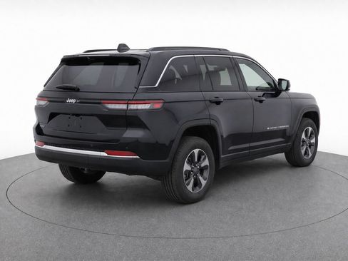 Used 2024 Jeep Grand Cherokee Limited 4xe AWD/4WD image 4