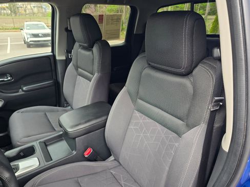 Used 2025 Nissan Frontier SV w/ SV Convenience Package image 13