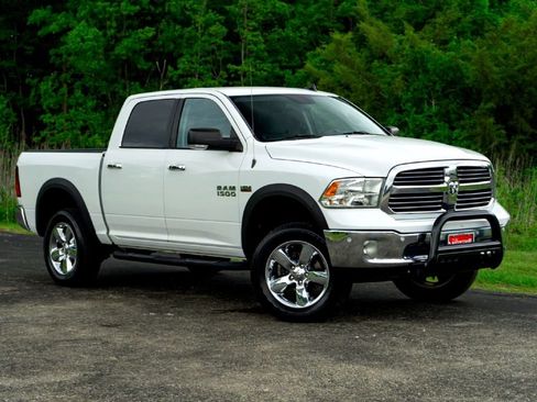 Used 2017 RAM 1500 Big Horn AWD/4WD image 2