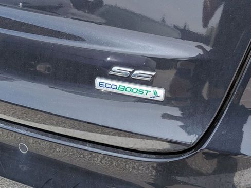 Used 2020 Ford Fusion SE w/ Equipment Group 151A FWD image 11