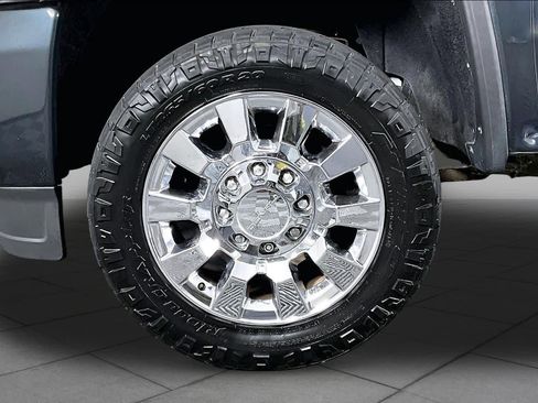 Used 2018 GMC Sierra 2500 Denali w/ Duramax Plus Package AWD/4WD image 11