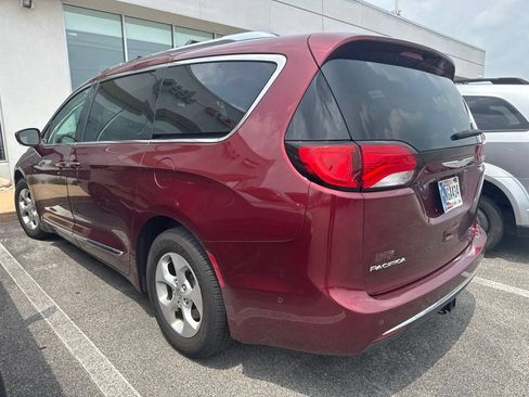 Used 2017 Chrysler Pacifica Touring-L Plus w/ Advanced Safetytec Group FWD image 4