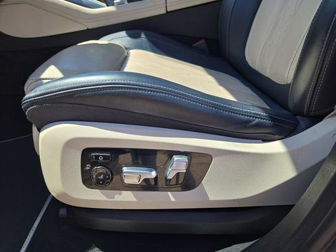Used 2022 BMW X6 M50i w/ Executive Package AWD/4WD image 17