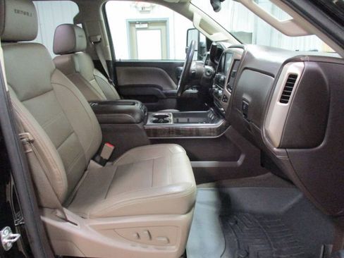 Used 2015 GMC Sierra 2500 Denali w/ Duramax Plus Package image 16