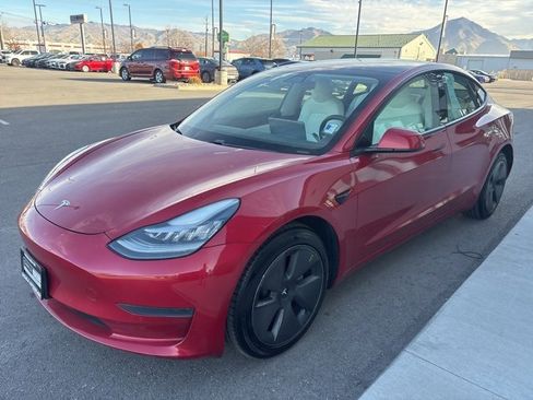 Used 2021 Tesla Model 3 Standard Range Plus image 3