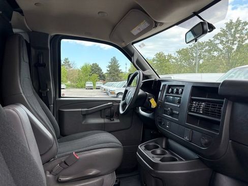 Used 2024 GMC Savana 2500 w/ Driver Convenience Package RWD image 22